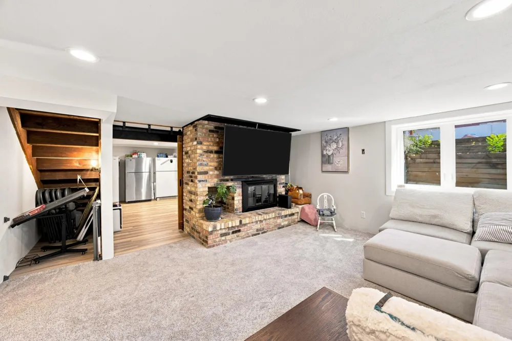 201 11th Avenue E West Fargo, ND 58078