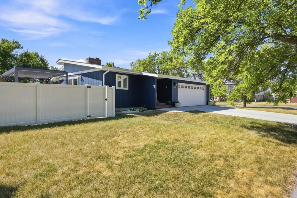 201 11th Avenue E West Fargo, ND 58078