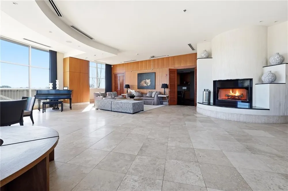 2881 Peachtree Road NE #902 Atlanta, GA 30305