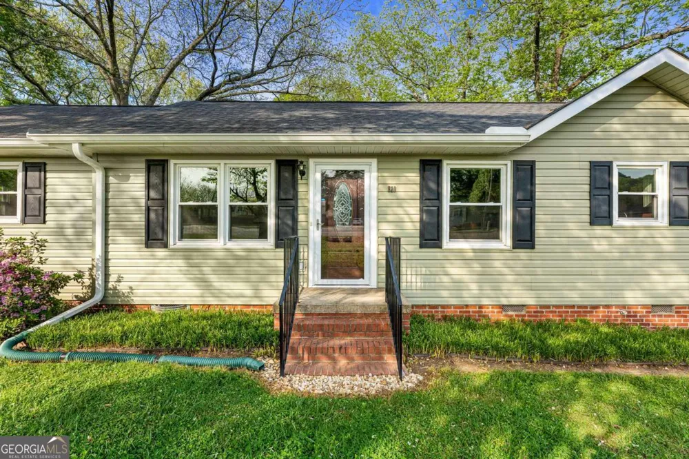 810 Benson ST Hartwell, GA 30643