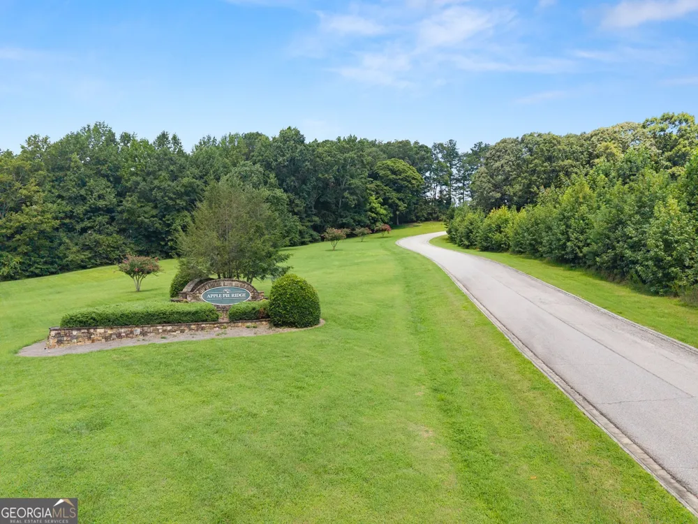 150 Lake Ridge TRL Baldwin, GA 30511