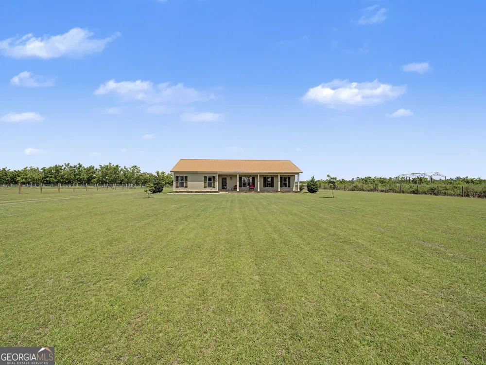 644 Shiloh RD Ray City, GA 31645