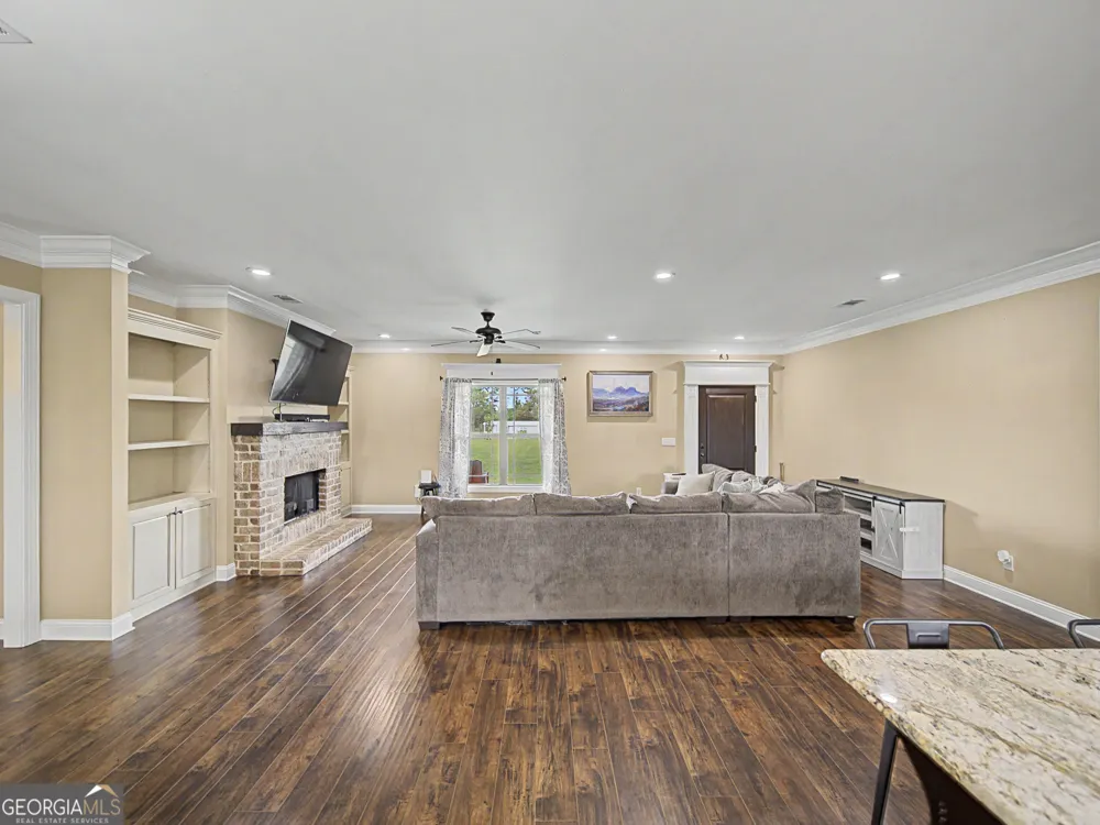 644 Shiloh RD Ray City, GA 31645