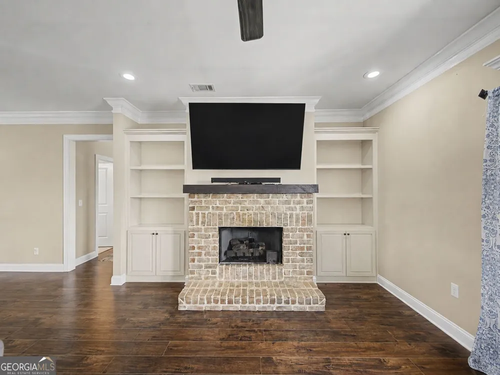 644 Shiloh RD Ray City, GA 31645