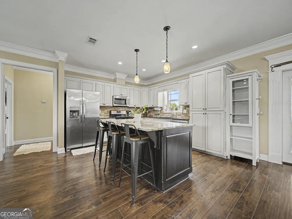 644 Shiloh RD Ray City, GA 31645