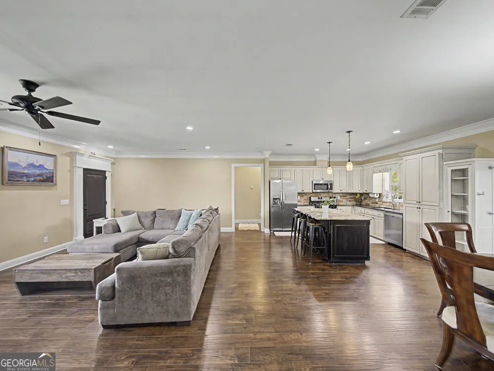 644 Shiloh RD Ray City, GA 31645