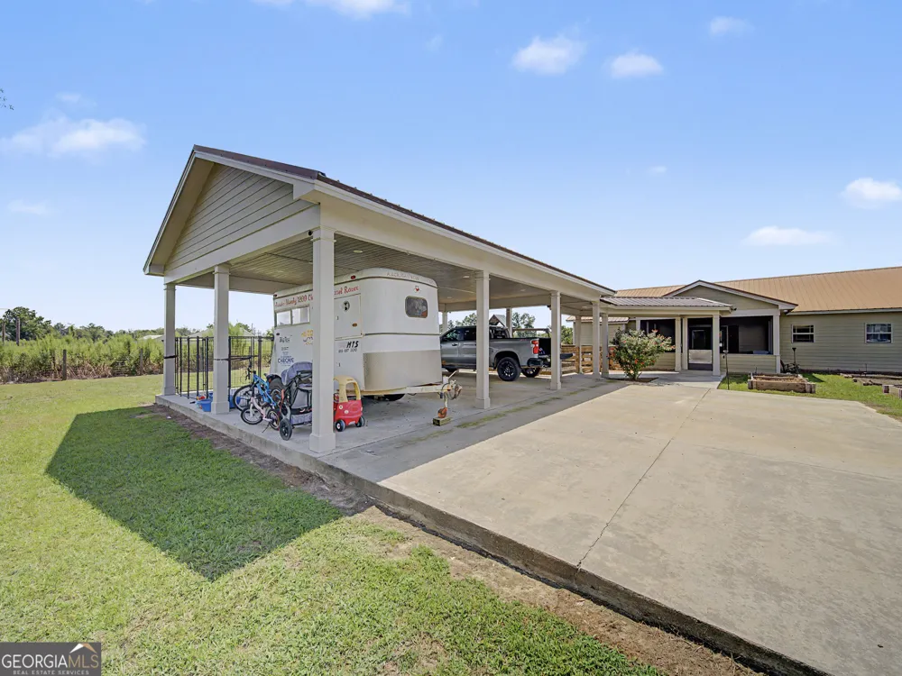 644 Shiloh RD Ray City, GA 31645
