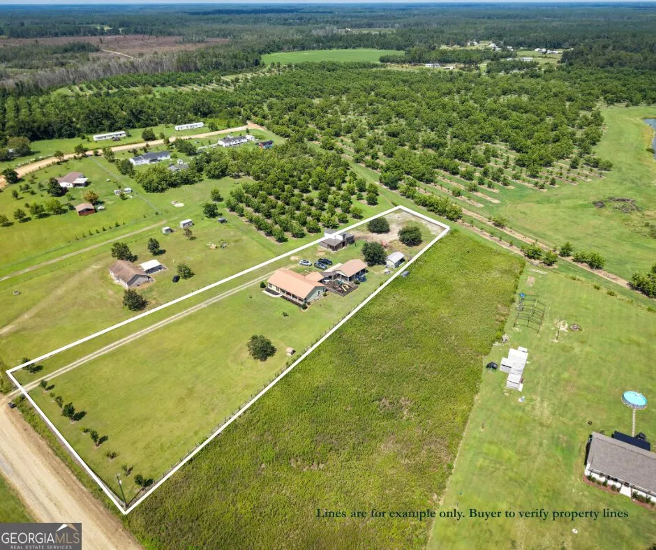 644 Shiloh RD Ray City, GA 31645