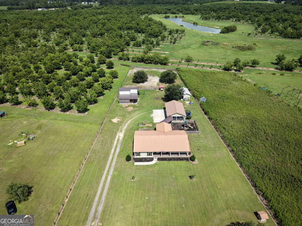 644 Shiloh RD Ray City, GA 31645