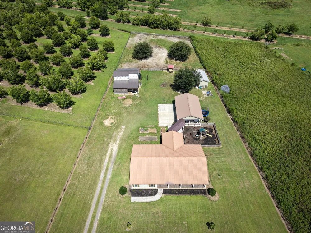 644 Shiloh RD Ray City, GA 31645