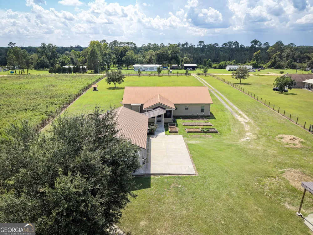 644 Shiloh RD Ray City, GA 31645