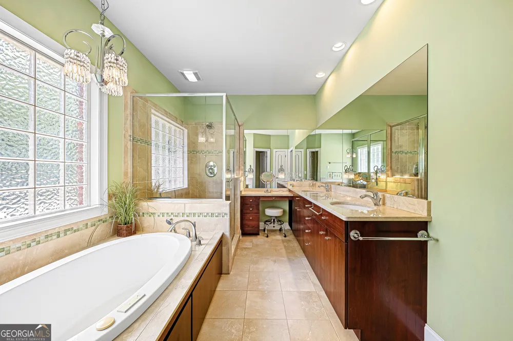 181 Ethridge WAY Hartwell, GA 30643