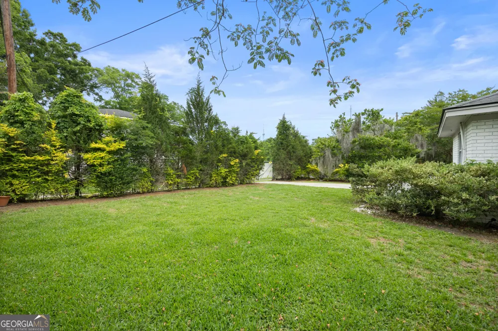 1520 E 49th ST Savannah, GA 31404
