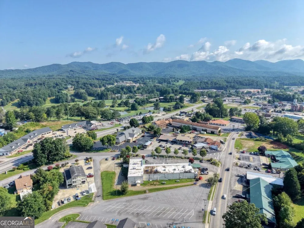 51 Earnest ST Blairsville, GA 30512