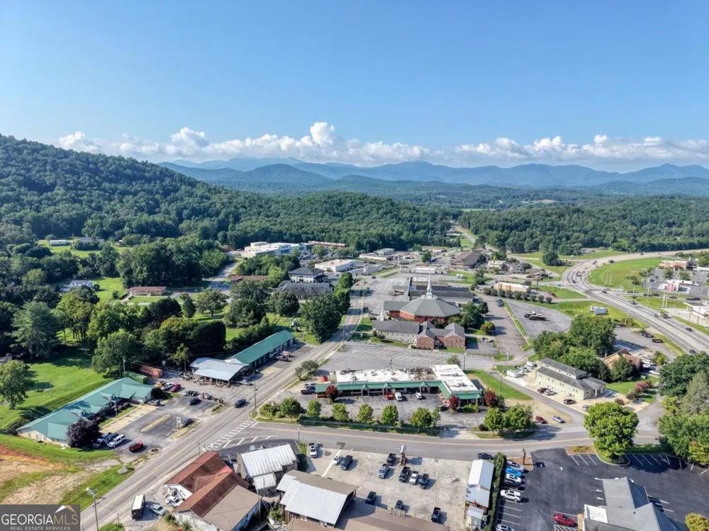 51 Earnest ST Blairsville, GA 30512