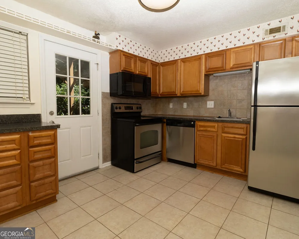 195 Sycamore DR Athens, GA 30606