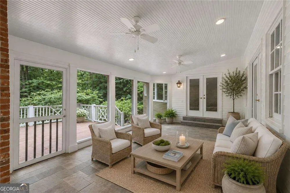 1037 Davis DR Sandy Springs, GA 30327