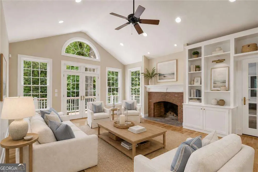 1037 Davis DR Sandy Springs, GA 30327