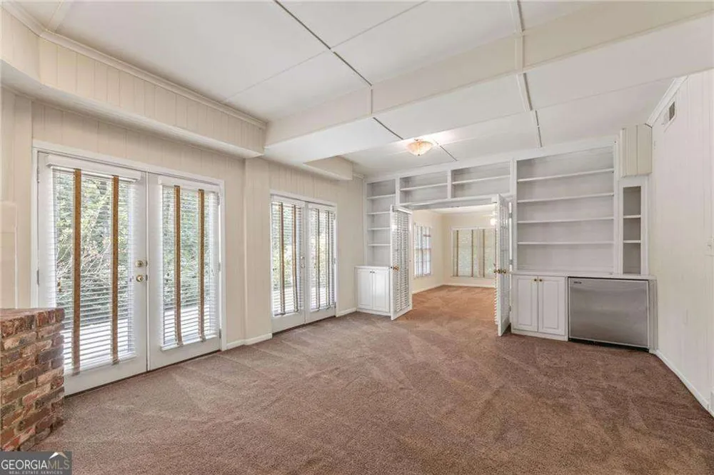 1037 Davis DR Sandy Springs, GA 30327