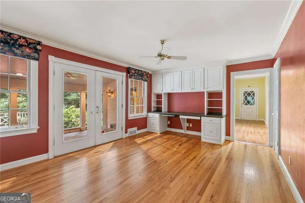 1037 Davis DR Sandy Springs, GA 30327