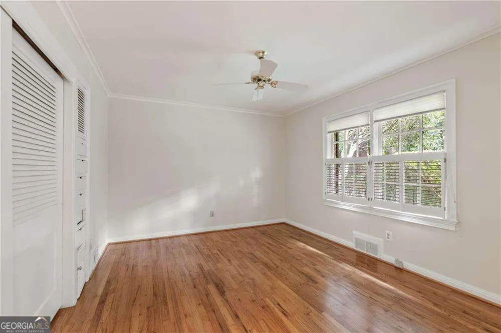 1037 Davis DR Sandy Springs, GA 30327