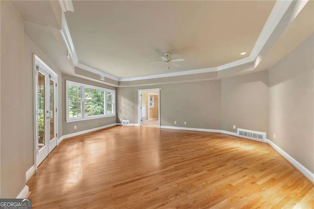 1037 Davis DR Sandy Springs, GA 30327