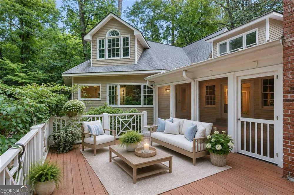 1037 Davis DR Sandy Springs, GA 30327