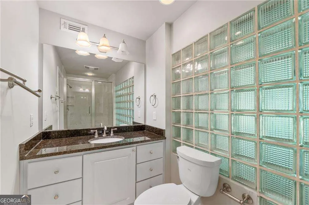 1037 Davis DR Sandy Springs, GA 30327