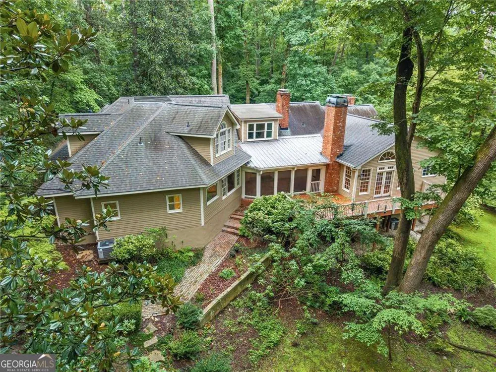 1037 Davis DR Sandy Springs, GA 30327