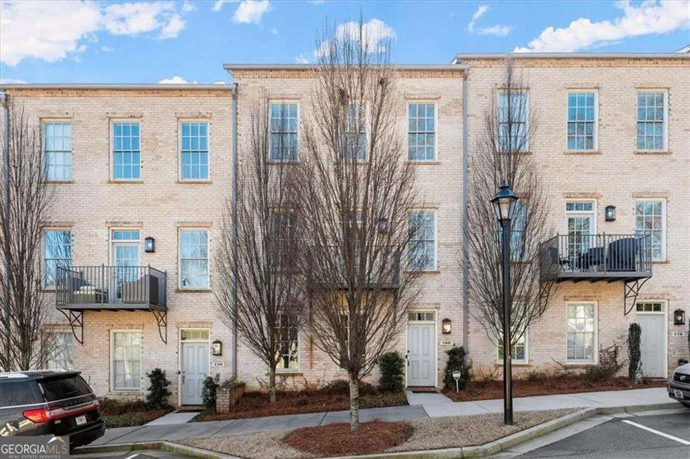 160 Clover CT Roswell, GA 30075