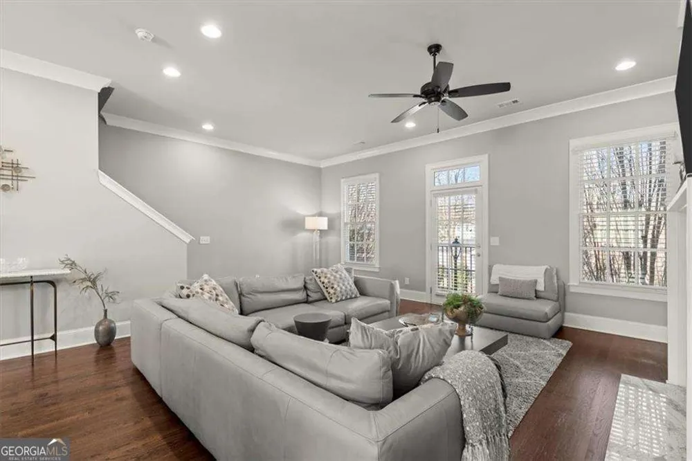 160 Clover CT Roswell, GA 30075