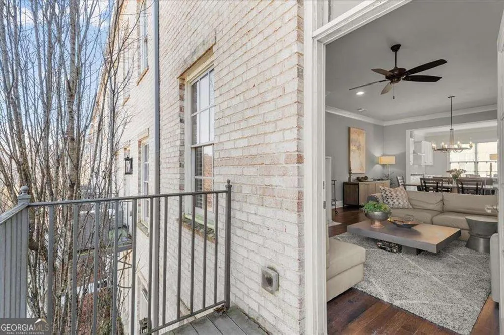 160 Clover CT Roswell, GA 30075