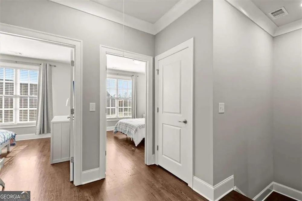 160 Clover CT Roswell, GA 30075