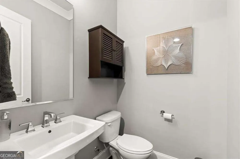160 Clover CT Roswell, GA 30075