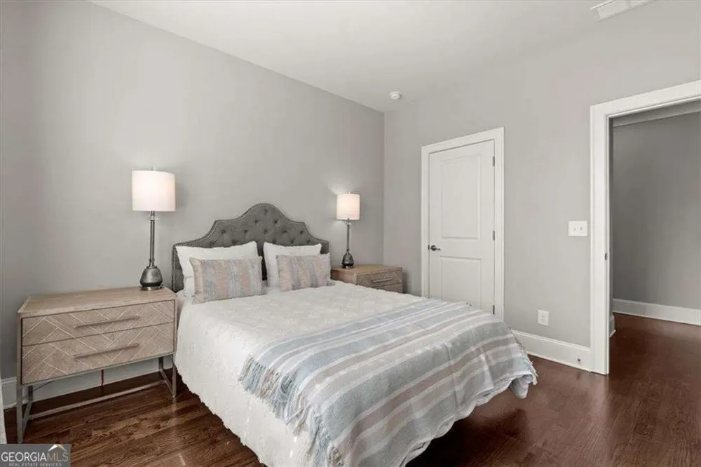 160 Clover CT Roswell, GA 30075