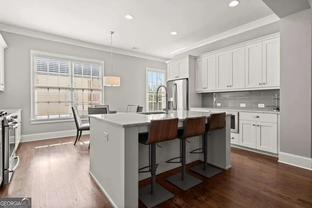 160 Clover CT Roswell, GA 30075