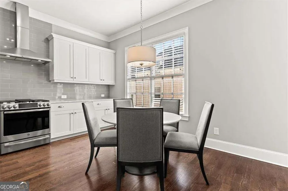 160 Clover CT Roswell, GA 30075