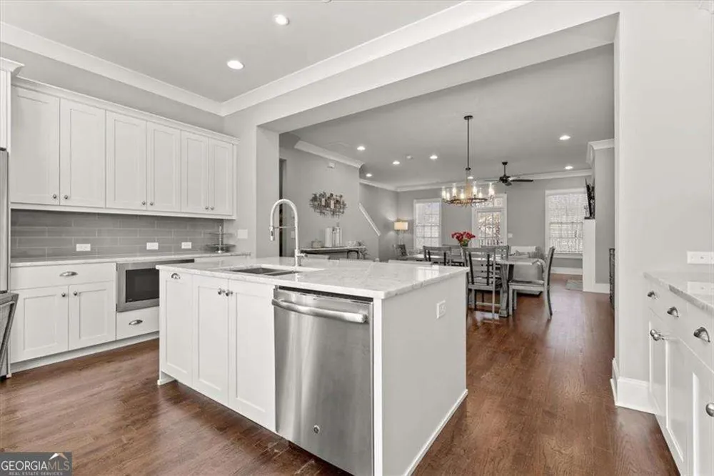 160 Clover CT Roswell, GA 30075