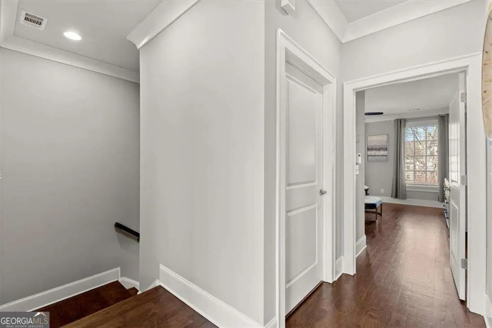 160 Clover CT Roswell, GA 30075