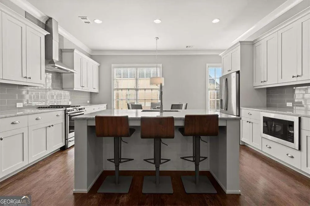 160 Clover CT Roswell, GA 30075