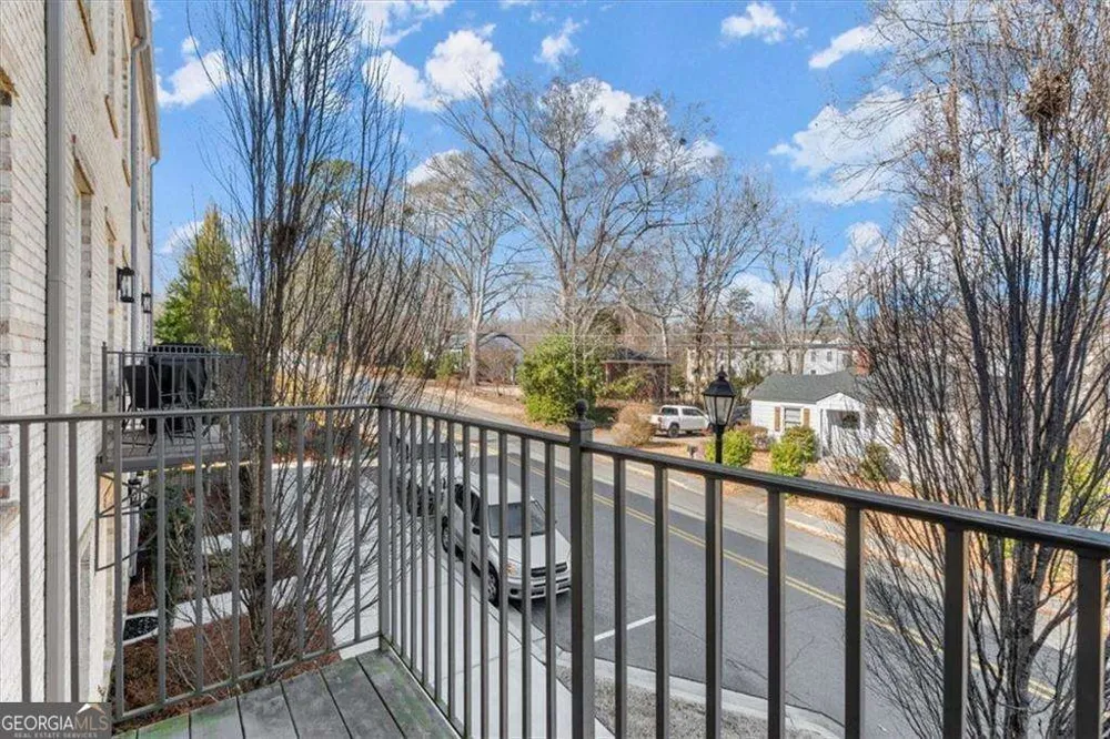 160 Clover CT Roswell, GA 30075
