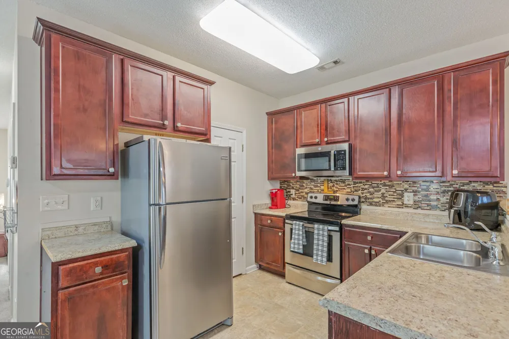 7766 Carnegie DR Fairburn, GA 30213