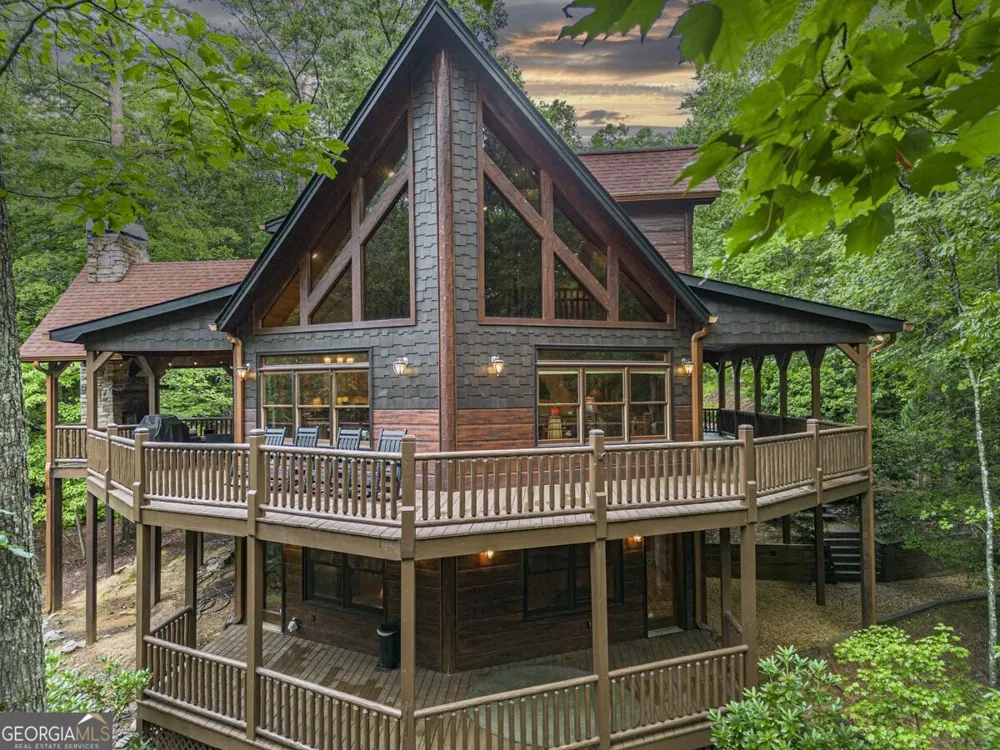 1934 Mountain Tops RD Blue Ridge, GA 30513