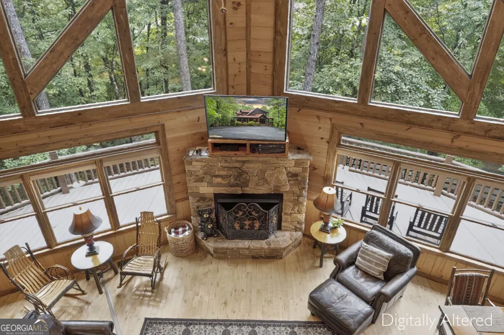 1934 Mountain Tops RD Blue Ridge, GA 30513