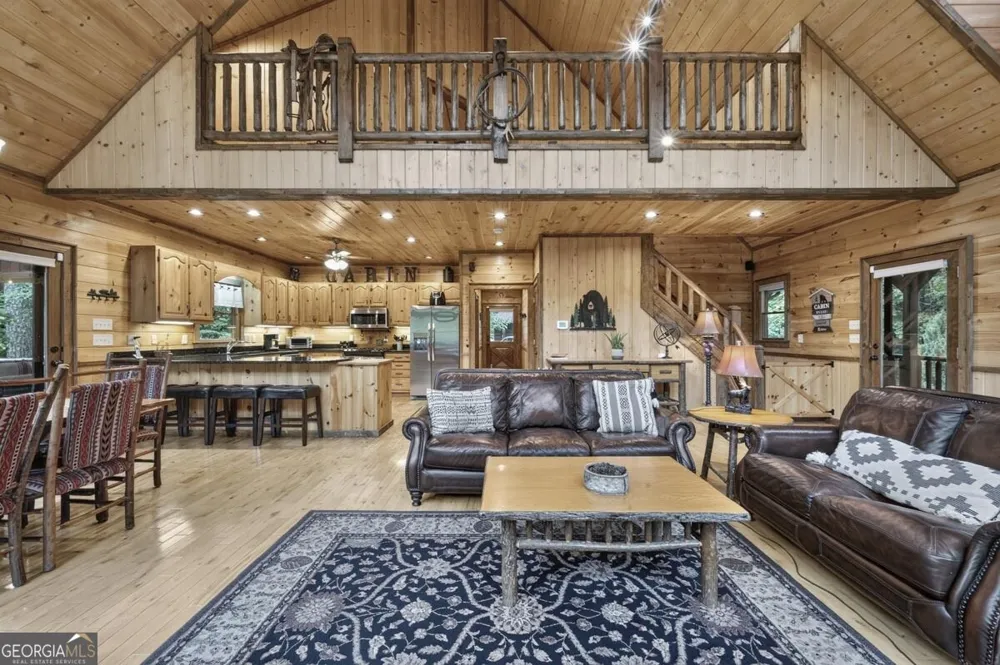 1934 Mountain Tops RD Blue Ridge, GA 30513