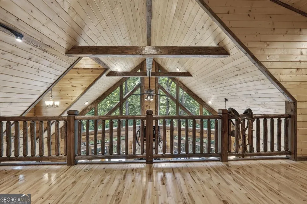 1934 Mountain Tops RD Blue Ridge, GA 30513