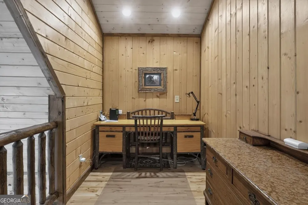 1934 Mountain Tops RD Blue Ridge, GA 30513