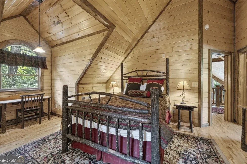 1934 Mountain Tops RD Blue Ridge, GA 30513
