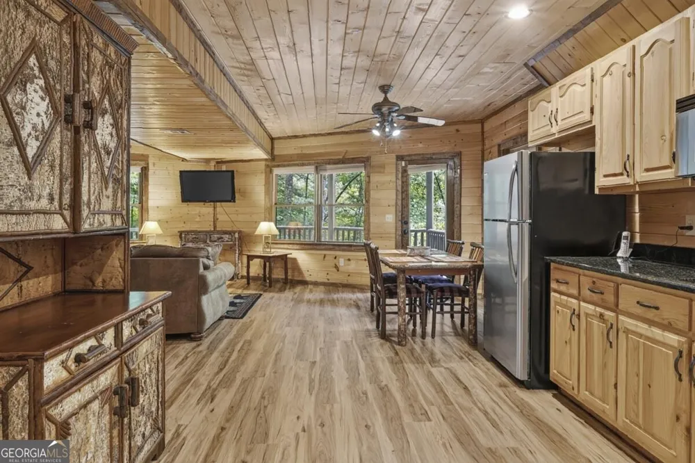 1934 Mountain Tops RD Blue Ridge, GA 30513