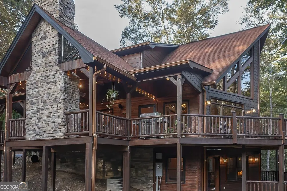 1934 Mountain Tops RD Blue Ridge, GA 30513
